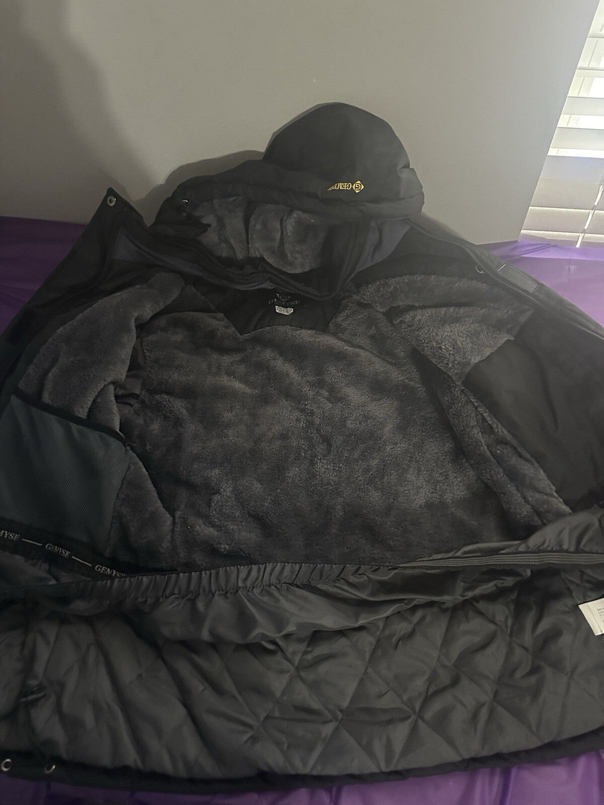 GEMYSE Women Mountain Waterproof Ski Snow Jacket Winter Windproof Rain Jacket